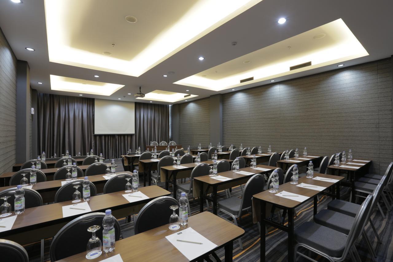 Kyriad Hotel Muraya Aceh Банда-Ачех Экстерьер фото